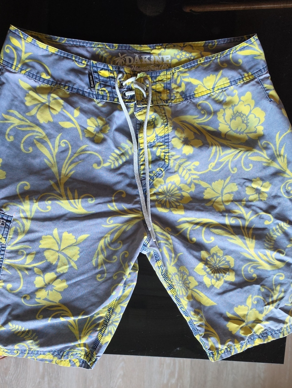 Vintage Dakine Men's Gray & Yellow Floral Boardshorts Size 36